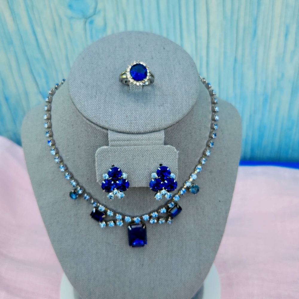 Vintage Sapphire Necklace / Chocker, Eàrrings & Ring Set - Picture 3 of 12
